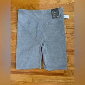 GAPFit Studio Sky High Gray Bike Shorts - NWT!